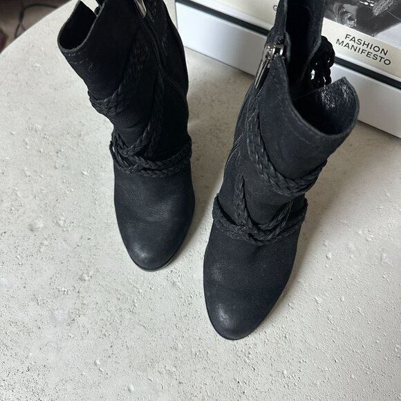 Vince Camuto Cyndia Leather Criss Cross Braided & Fringe Strap Ankle Heel Boot S - Picture 3 of 7